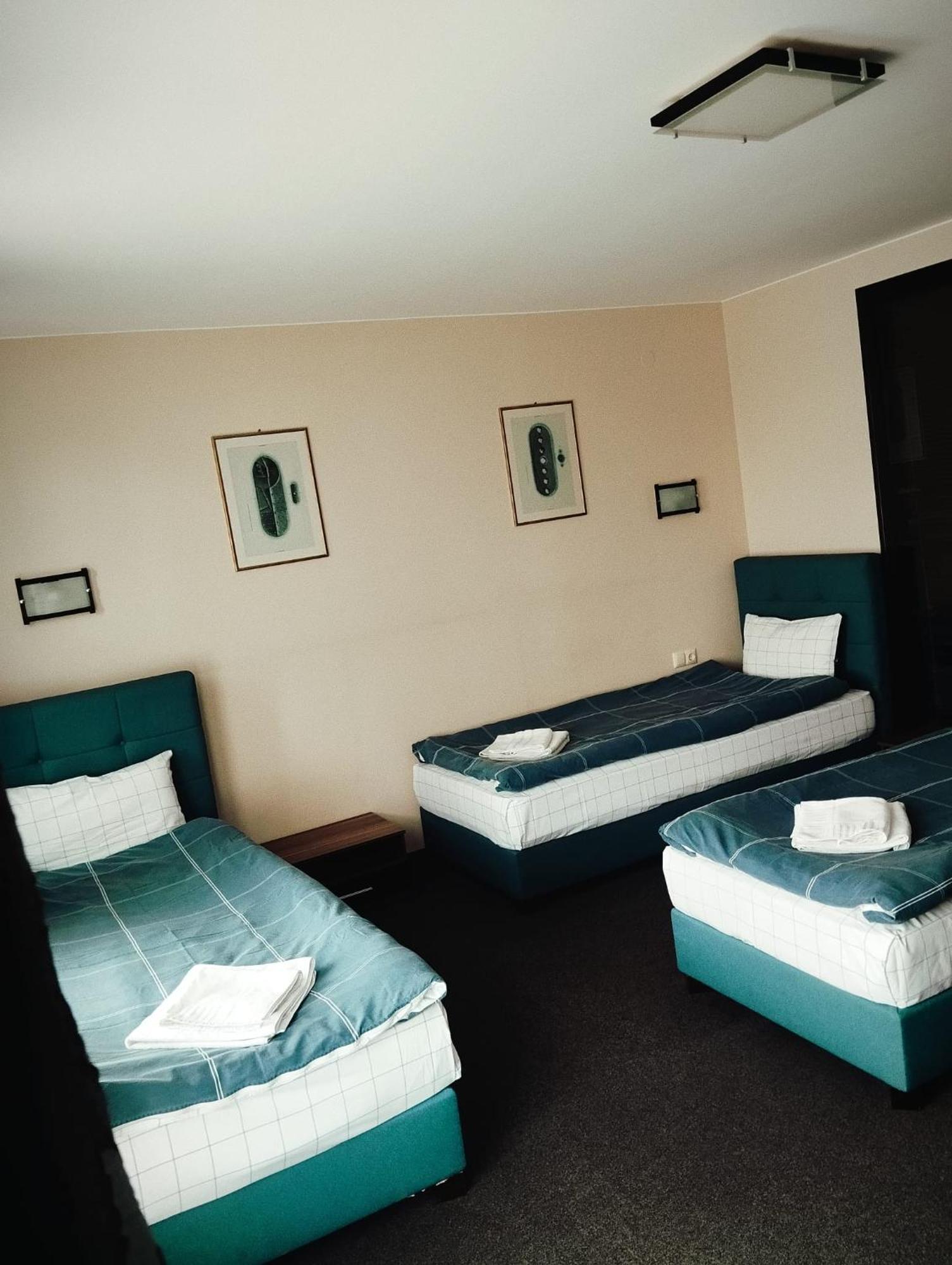 Park-Hotel Yambol Buitenkant foto