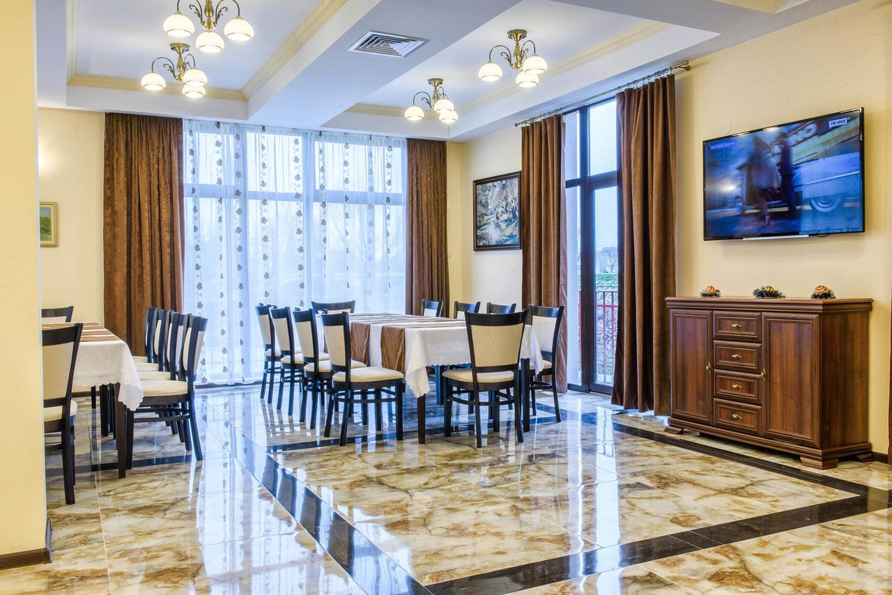 Park-Hotel Yambol Buitenkant foto